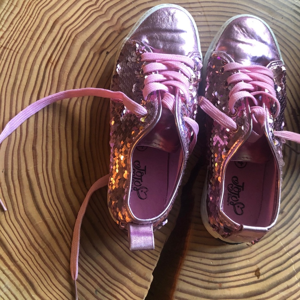 Jojo does sequin tennis shoes